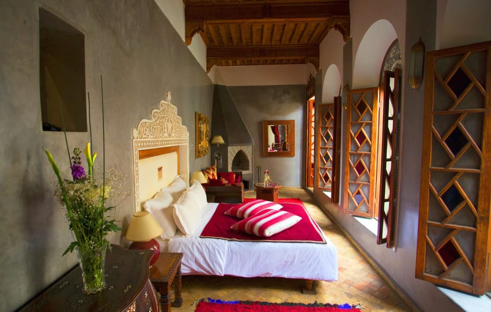 Suite (Samia) | Premium bedding, in-room safe, rollaway beds (surcharge), WiFi (free)