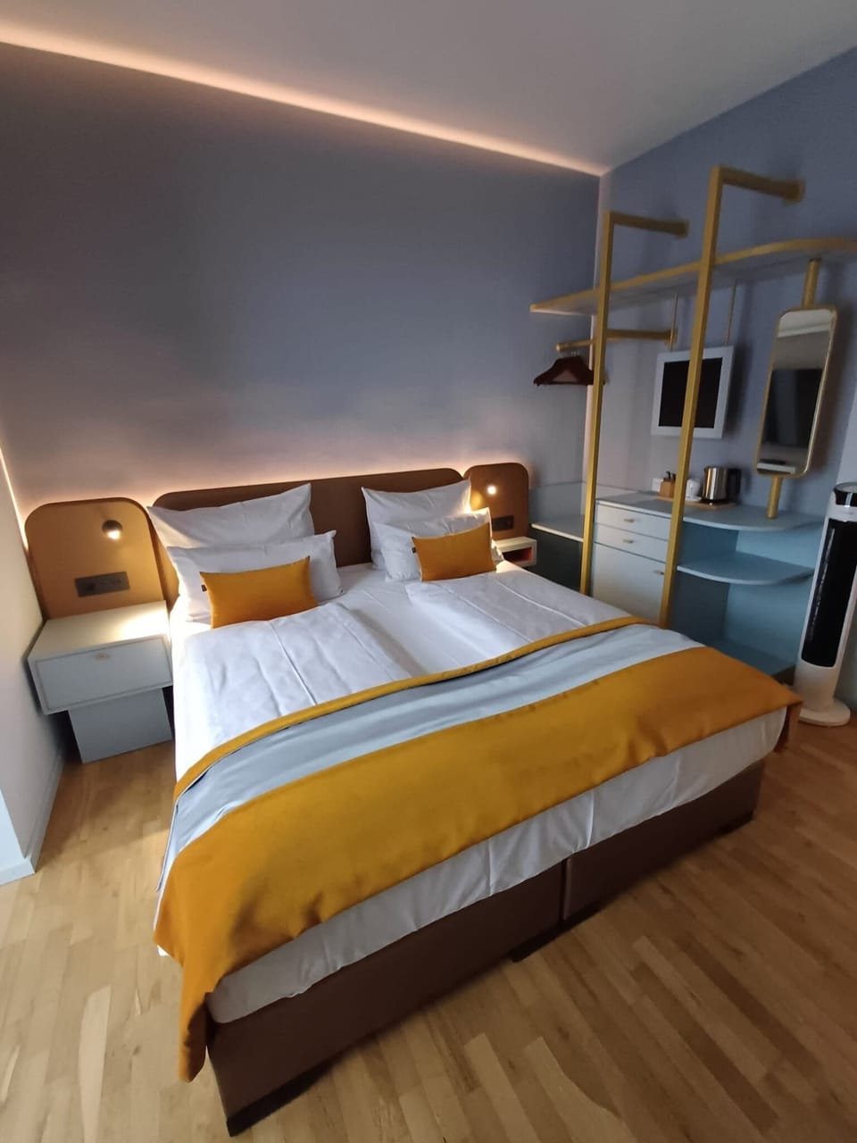 Comfort Double Room | Minibar, in-room safe, individually decorated, individually furnished
