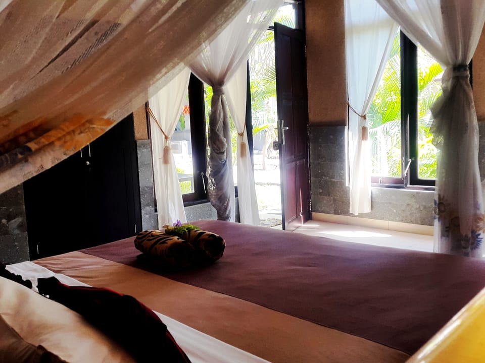 Deluxe Double or Twin Room, 1 Bedroom, Pool View, Poolside | Desk, laptop workspace, free WiFi, bed sheets