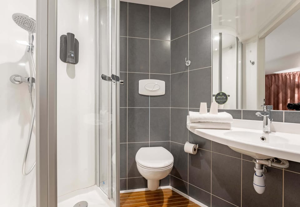 Shower, free toiletries, hair dryer (on request), towels