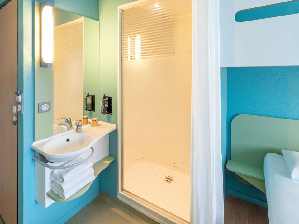 Triple Room, Multiple Beds | Desk, soundproofing, iron/ironing board, free cribs/infant beds