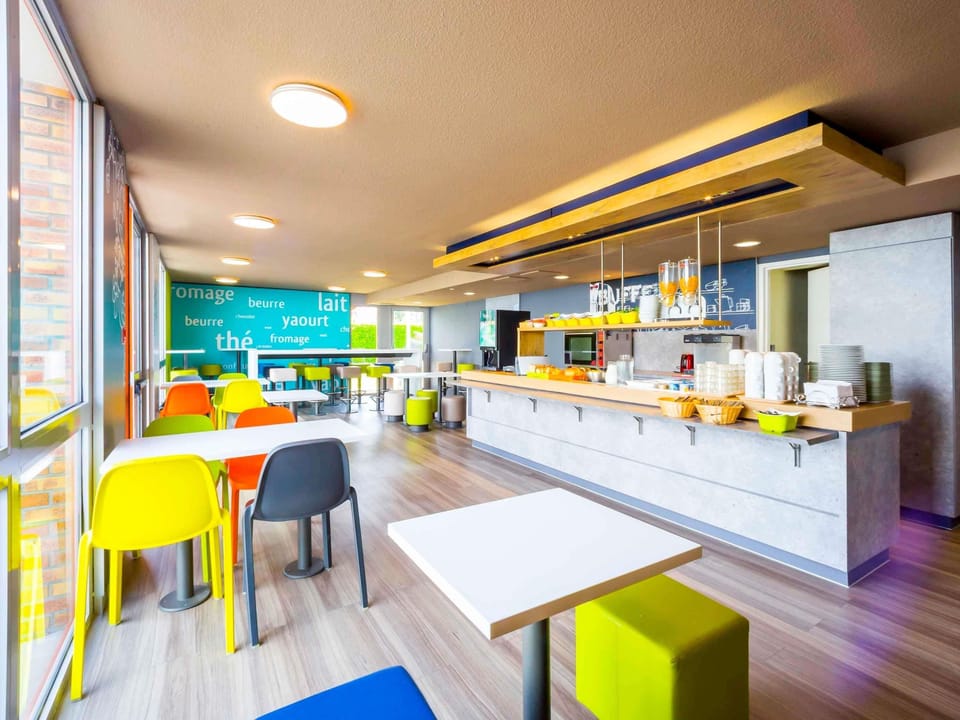 Daily buffet breakfast (EUR 9.9 per person)