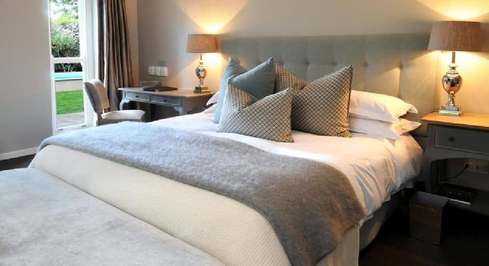 Luxury Room (garden facing) | Premium bedding, desk, free WiFi, bed sheets