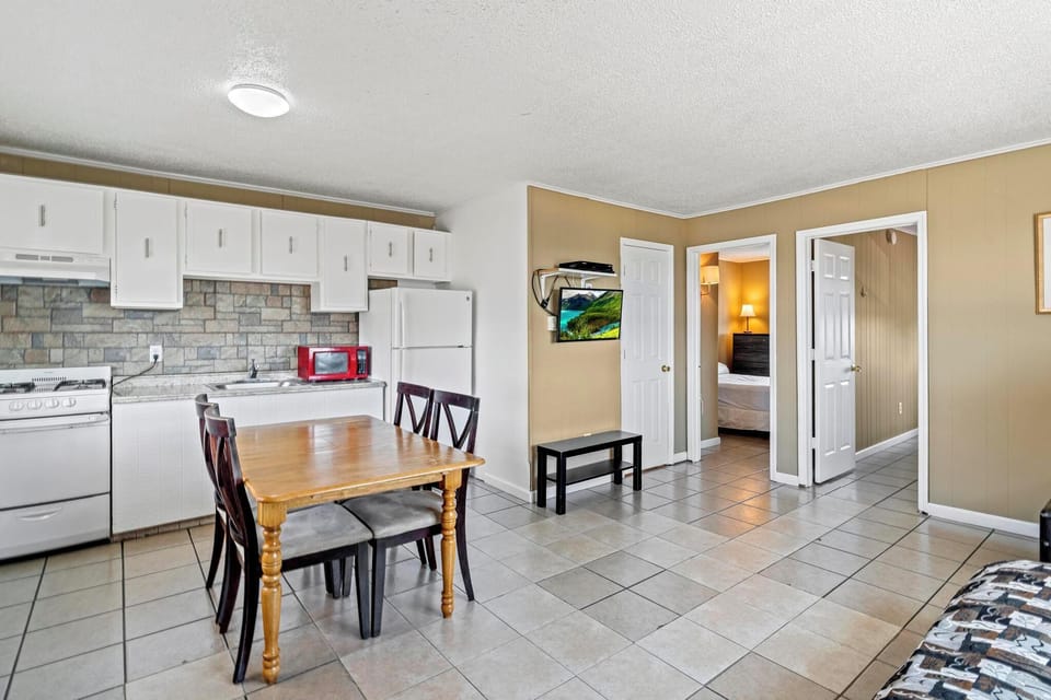 Apartment, 2 Bedrooms | Free WiFi, bed sheets