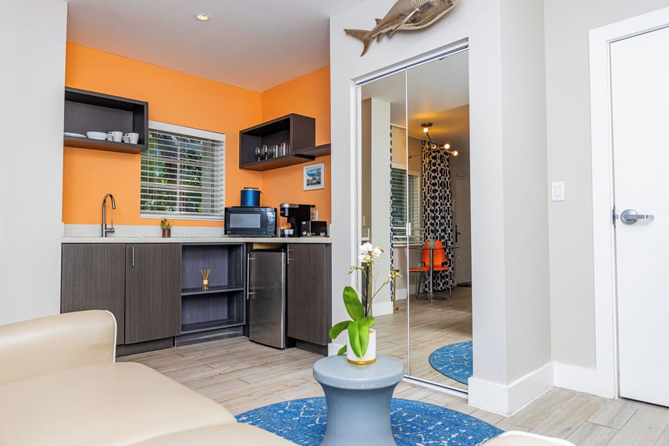 Queen Studio | Private kitchen | Coffee/tea maker
