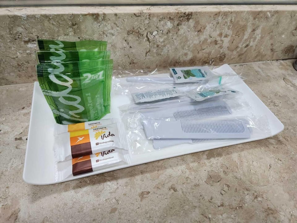 Triple Room | Bathroom | Shower, free toiletries, hair dryer, towels
