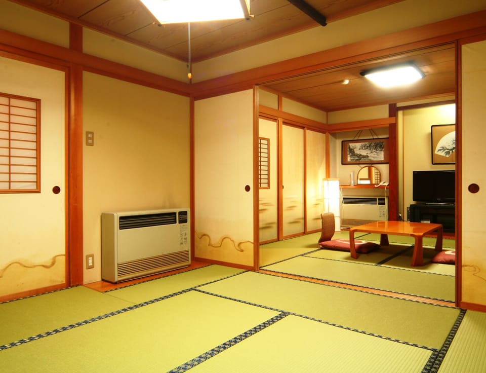 Japanese Tatami Large Room with Private bathroom | Minibar, free WiFi, bed sheets