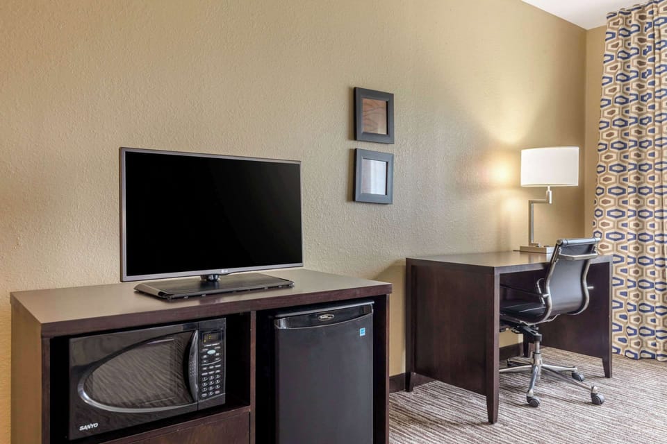 Premium bedding, down comforters, pillowtop beds, desk