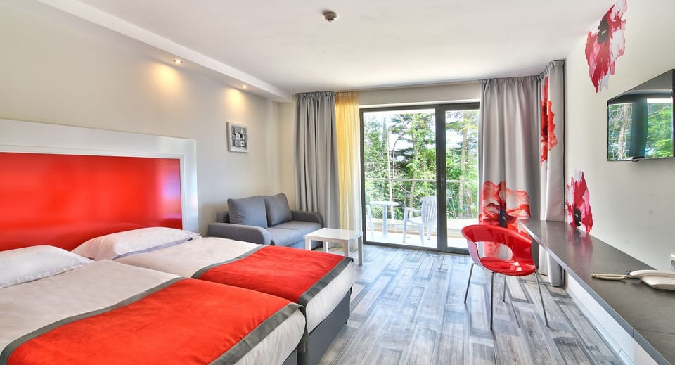 Double or Twin Room (Free WiFi) | Minibar, desk, free WiFi