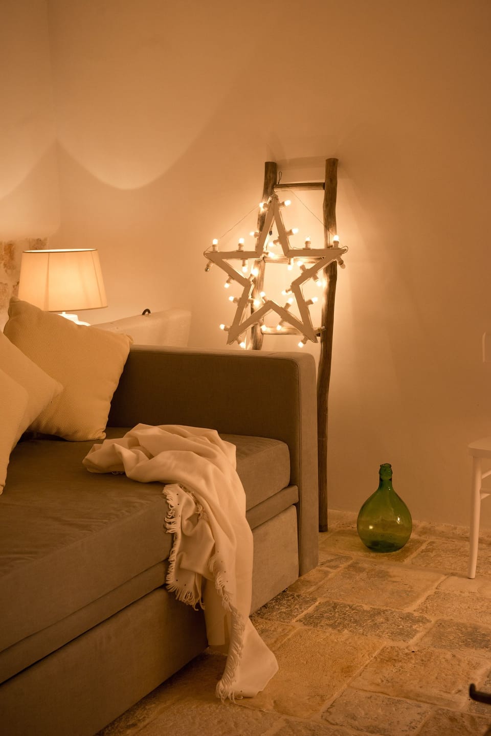 Premium bedding, down comforters, minibar, in-room safe