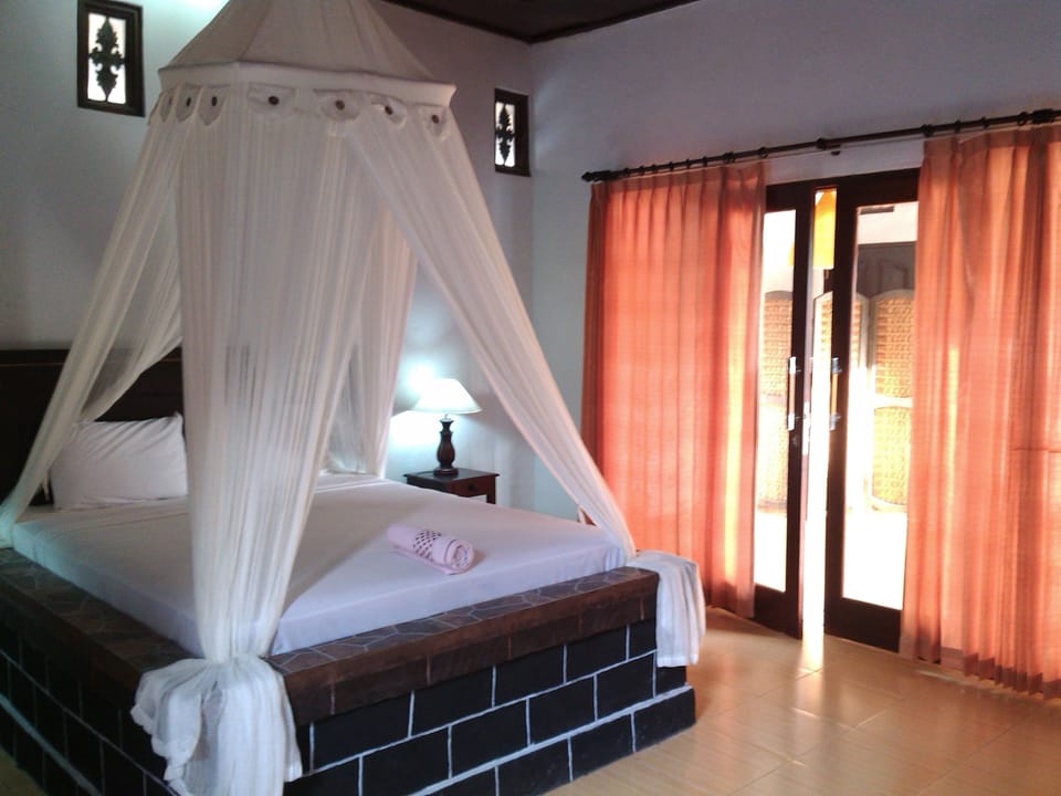 Superior Room | Desk, rollaway beds, free WiFi, bed sheets