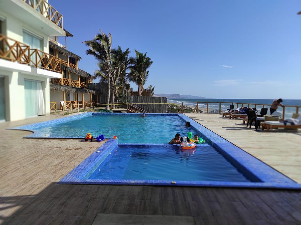 3 outdoor pools, open 10:00 AM to 6:30 PM, sun loungers