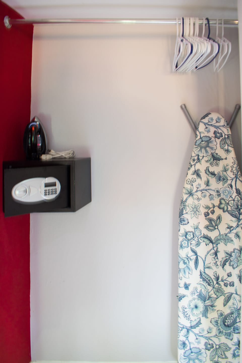 Superior Apartment, 1 King Bed, Kitchen, Corner | 1 bedroom, Egyptian cotton sheets, premium bedding, in-room safe