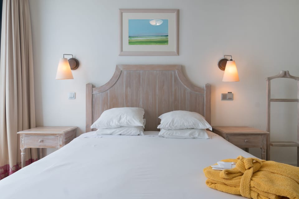 Double Room | In-room safe, desk, iron/ironing board, rollaway beds