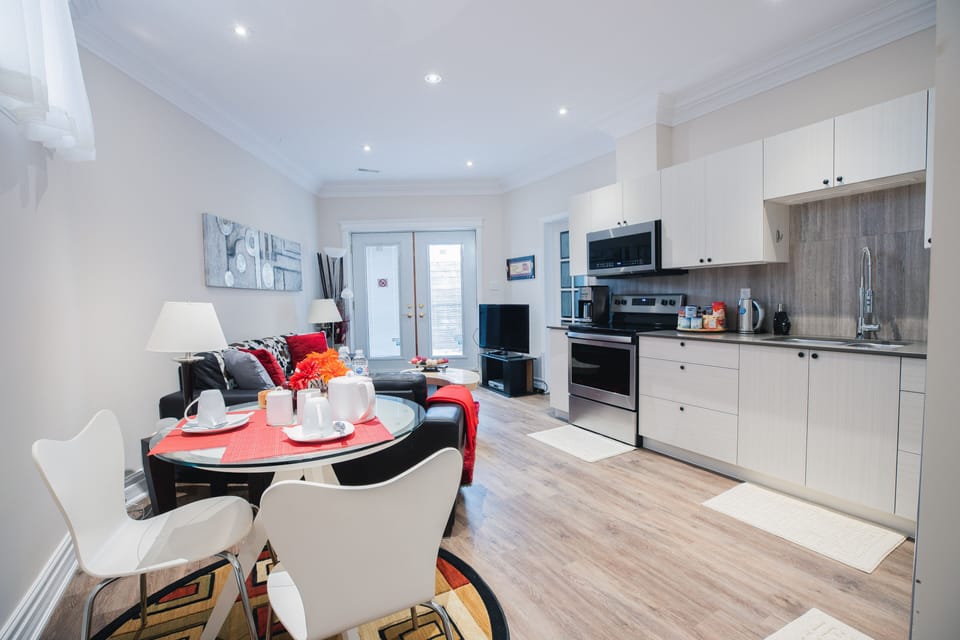 Premium Suite, Ensuite (Merrydale Suite) | Private kitchen