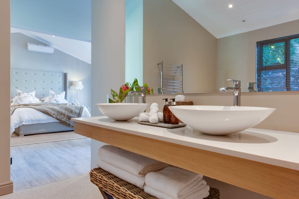 Superior Suite | Bathroom sink