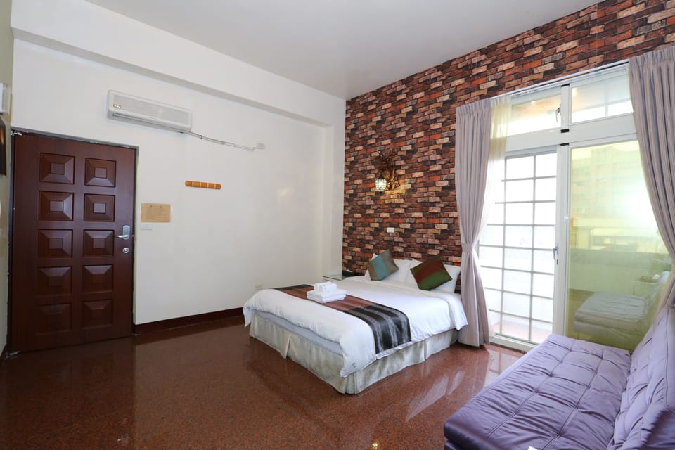 Double Room | Individually furnished, free WiFi, bed sheets