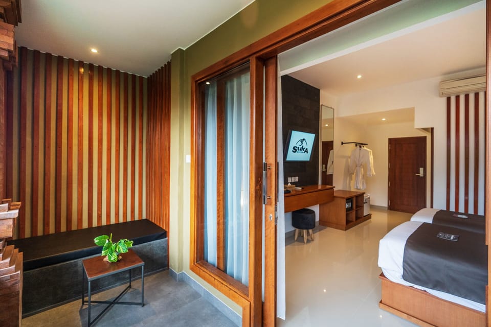 Minibar, desk, free WiFi, bed sheets