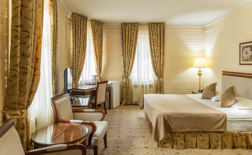 Deluxe Double Room | Premium bedding, minibar, in-room safe, desk