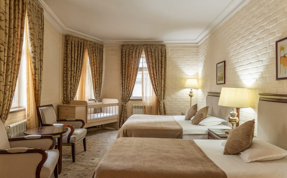 Suite, 1 Bedroom | Premium bedding, minibar, in-room safe, desk