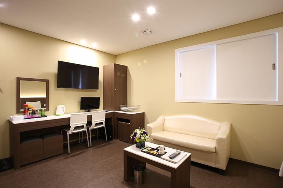 Deluxe Twin Room | Room amenity