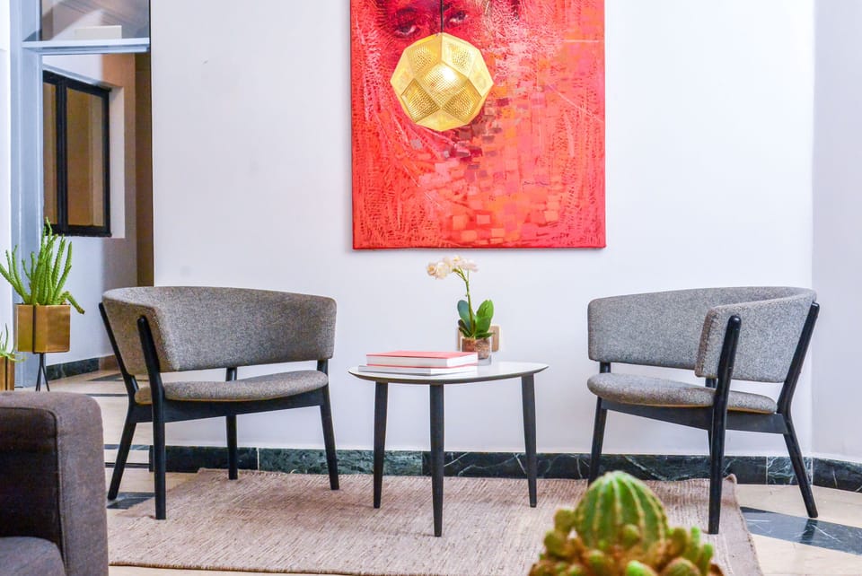 Lobby lounge