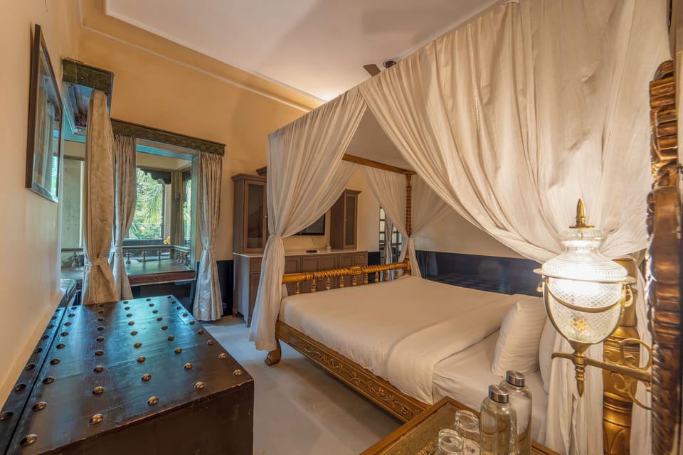 Royal Salute Suite | Egyptian cotton sheets, premium bedding, memory foam beds, minibar