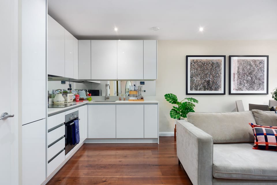 Deluxe Apartment, 1 Bedroom, City View | Private kitchen | Full-size fridge, microwave, oven, stovetop