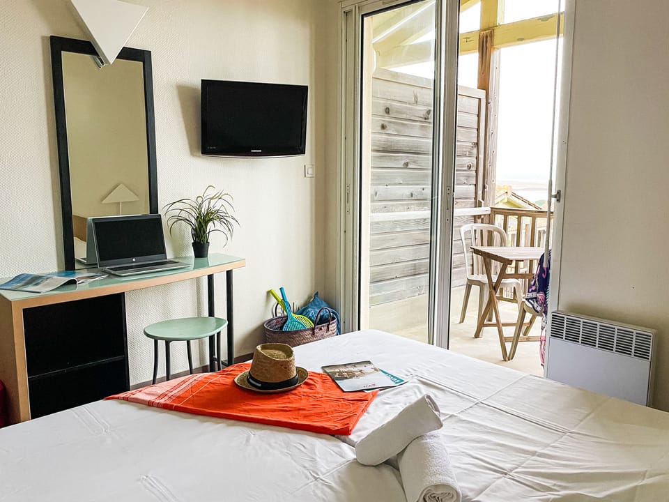 Twin Room | Bed sheets