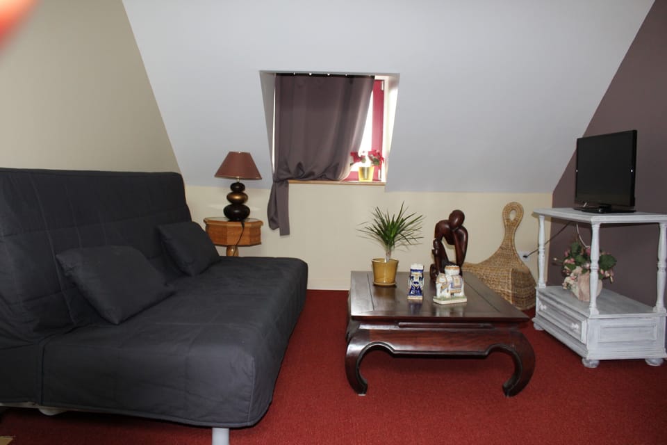 Premium bedding, Select Comfort beds, desk, blackout drapes