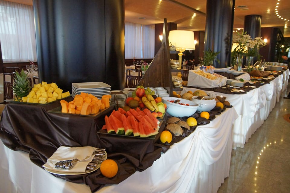 Daily buffet breakfast for a fee