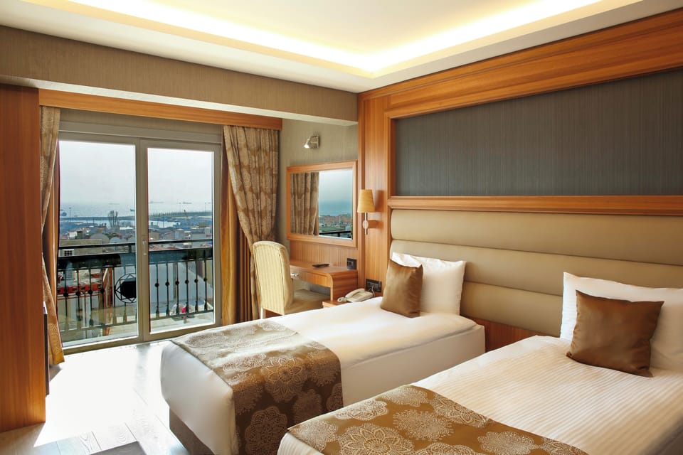 Standard Double or Twin Room | 1 bedroom, premium bedding, minibar, in-room safe