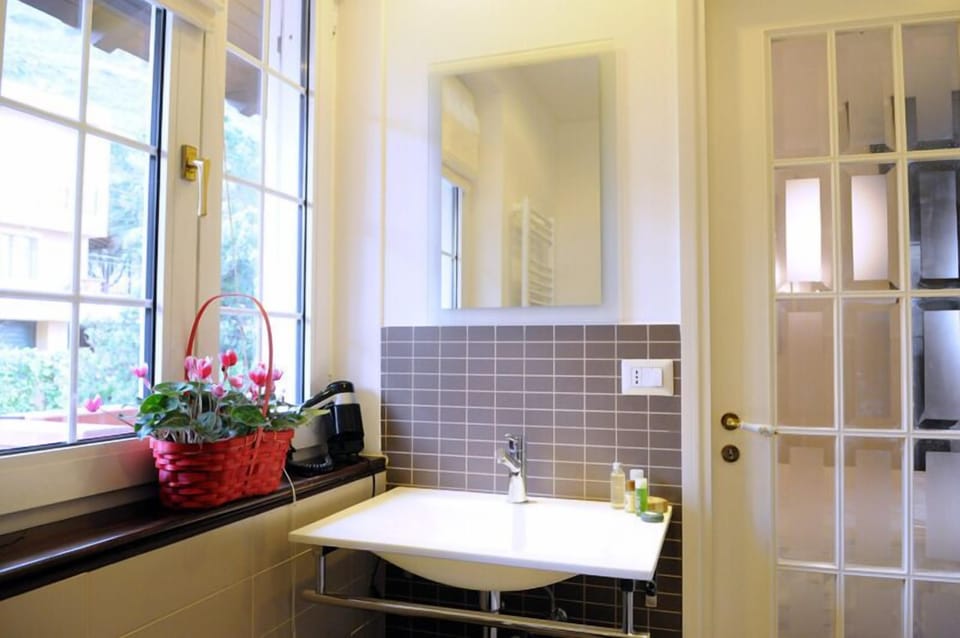 Superior Double Room, Terrace (Lipari) | Bathroom | Free toiletries, hair dryer, bidet, towels