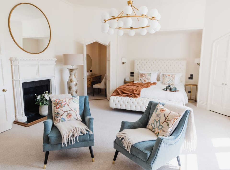 Master Suite (Neville) | Desk, free WiFi, bed sheets