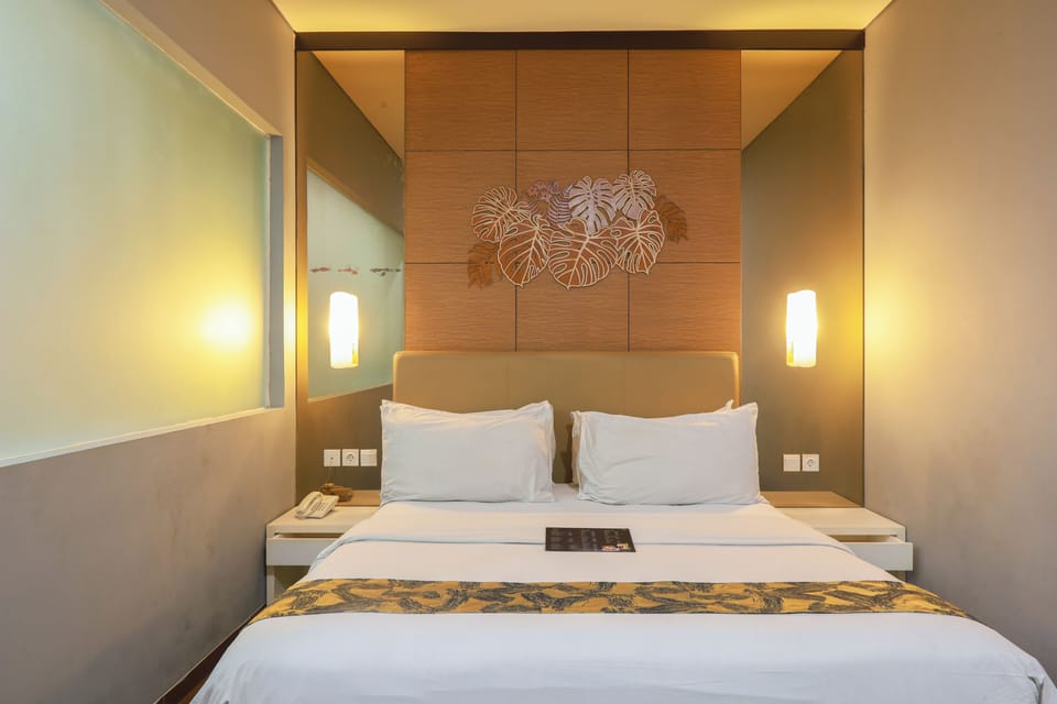 Premier Room | In-room safe, desk, free WiFi, bed sheets