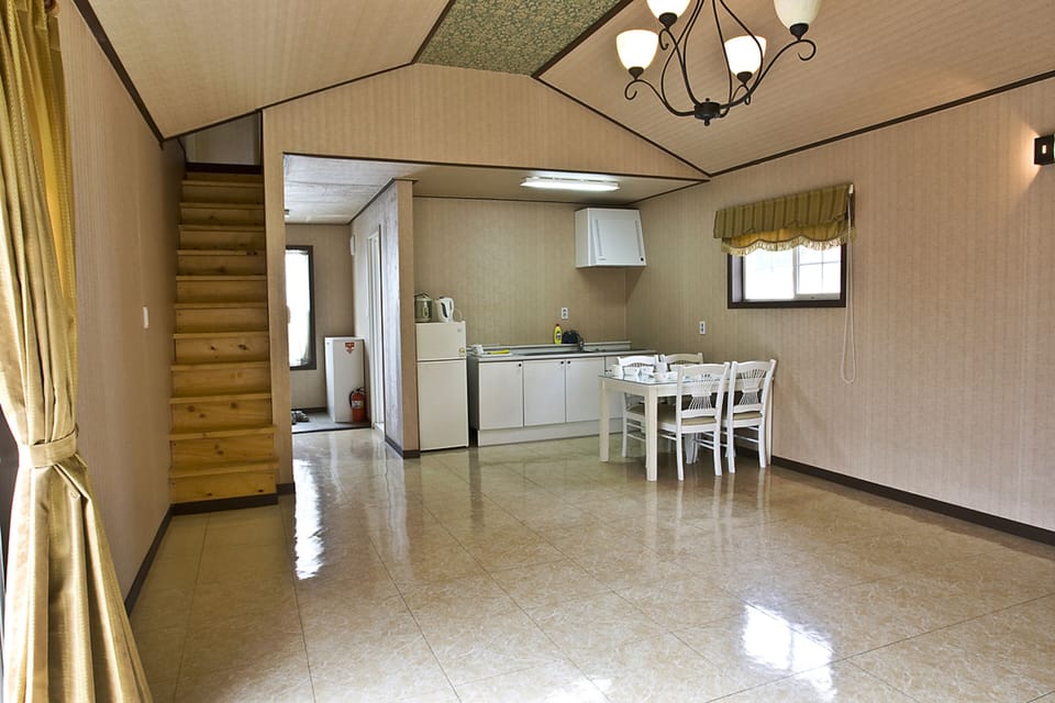 Oak Friend Room | 1 bedroom, premium bedding, soundproofing, free WiFi