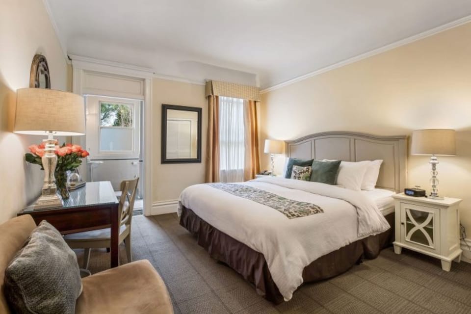 Premium bedding, down comforters, iron/ironing board, free WiFi