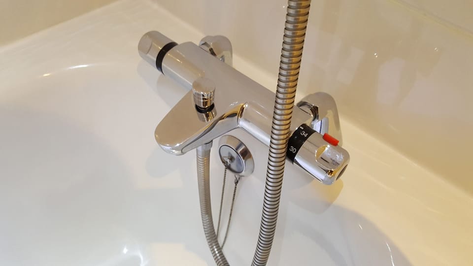 Standard Double Room, Bathtub | Bathroom | Free toiletries, hair dryer, towels