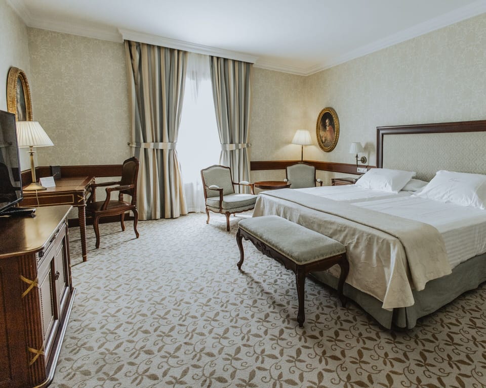 Down comforters, minibar, in-room safe, desk