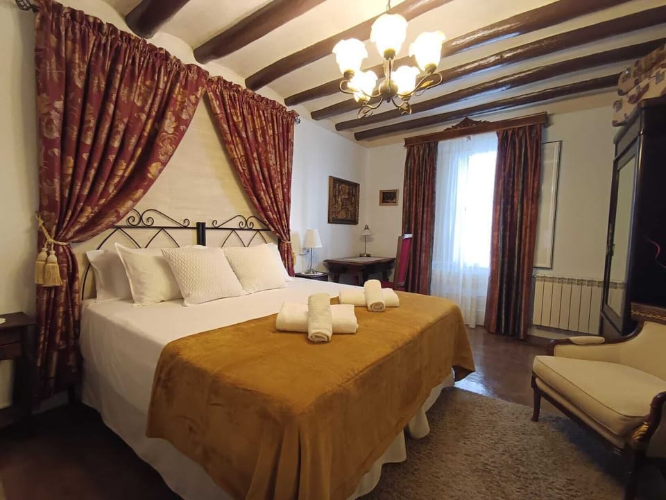 Deluxe Double Room | Premium bedding, desk, laptop workspace, free WiFi