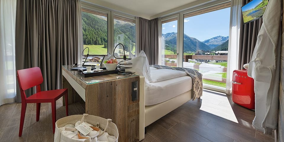 Deluxe Double Room | Premium bedding, down comforters, minibar, in-room safe