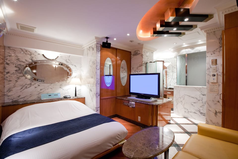 Minibar, in-room safe, individually decorated, individually furnished