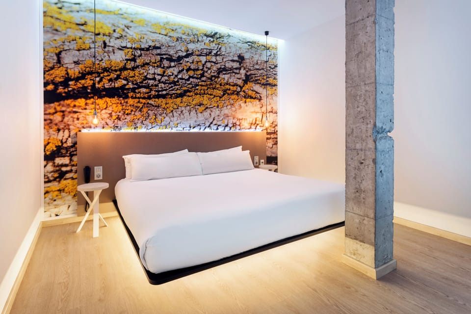 Family Suite | In-room safe, soundproofing, iron/ironing board, free WiFi