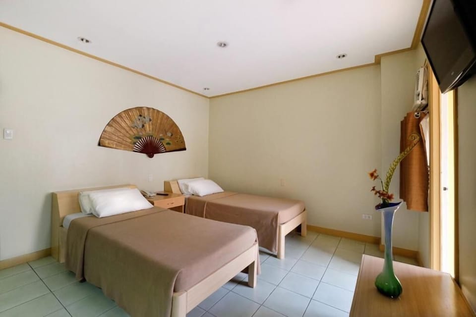 In-room safe, desk, free WiFi, bed sheets