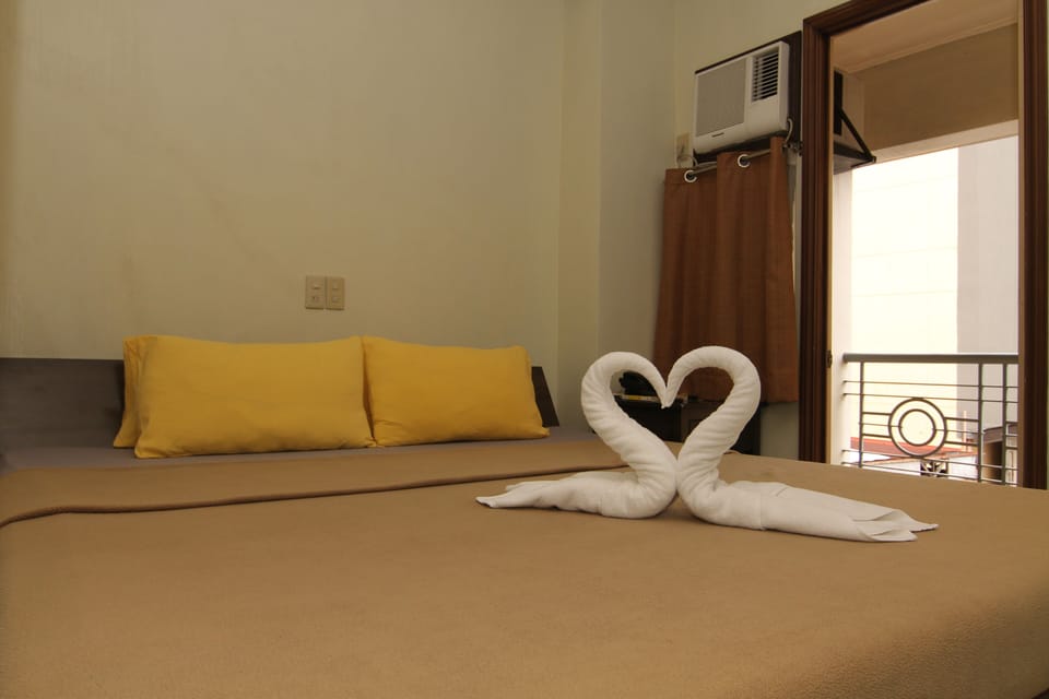 Superior Room | In-room safe, desk, free WiFi, bed sheets