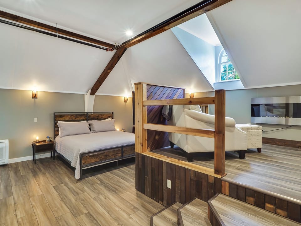 Hayloft I | Egyptian cotton sheets, premium bedding, individually decorated