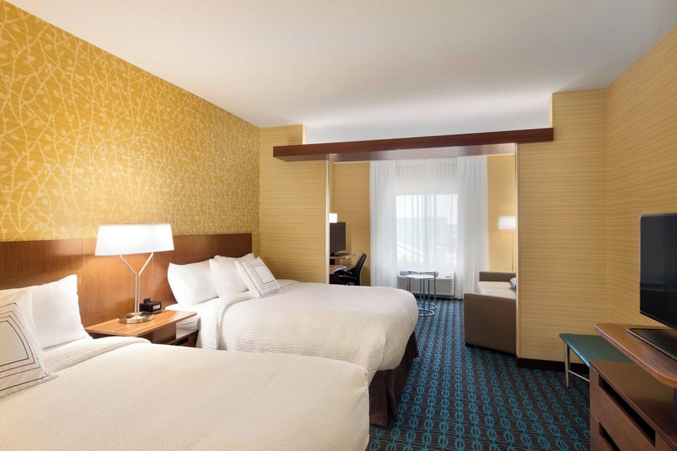 Premium bedding, in-room safe, desk, iron/ironing board