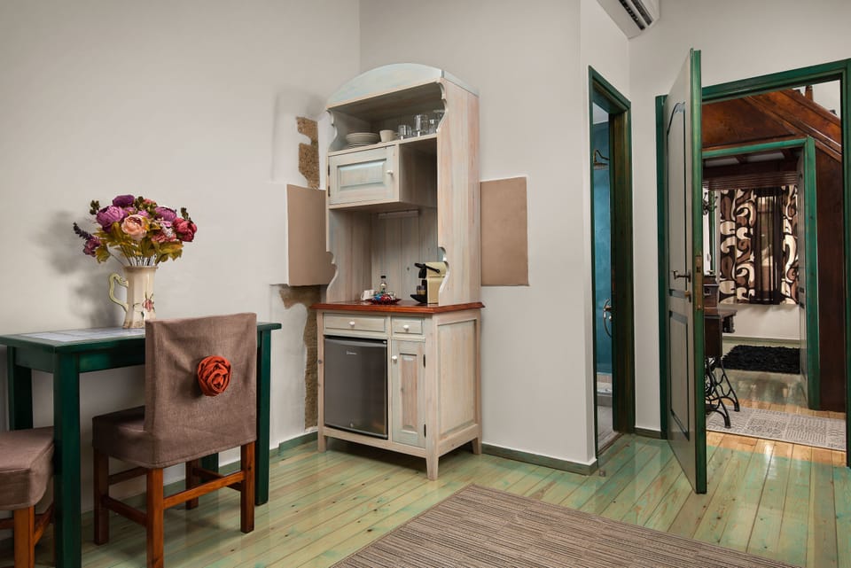 Standard Studio, Balcony | Premium bedding, down comforters, pillowtop beds, minibar