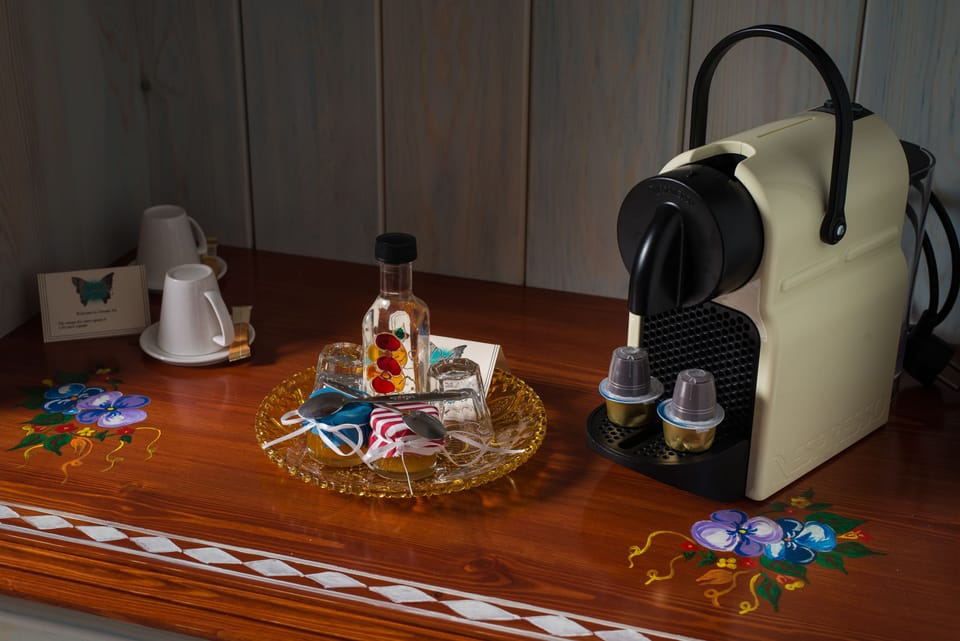 Standard Studio (B) | Coffee and/or coffee maker