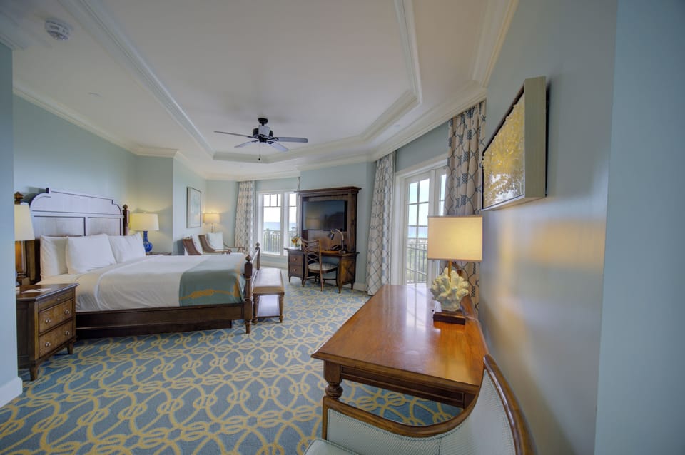 Studio Suite, 1 King Bed (Gulf View) | Premium bedding, pillowtop beds, in-room safe, desk
